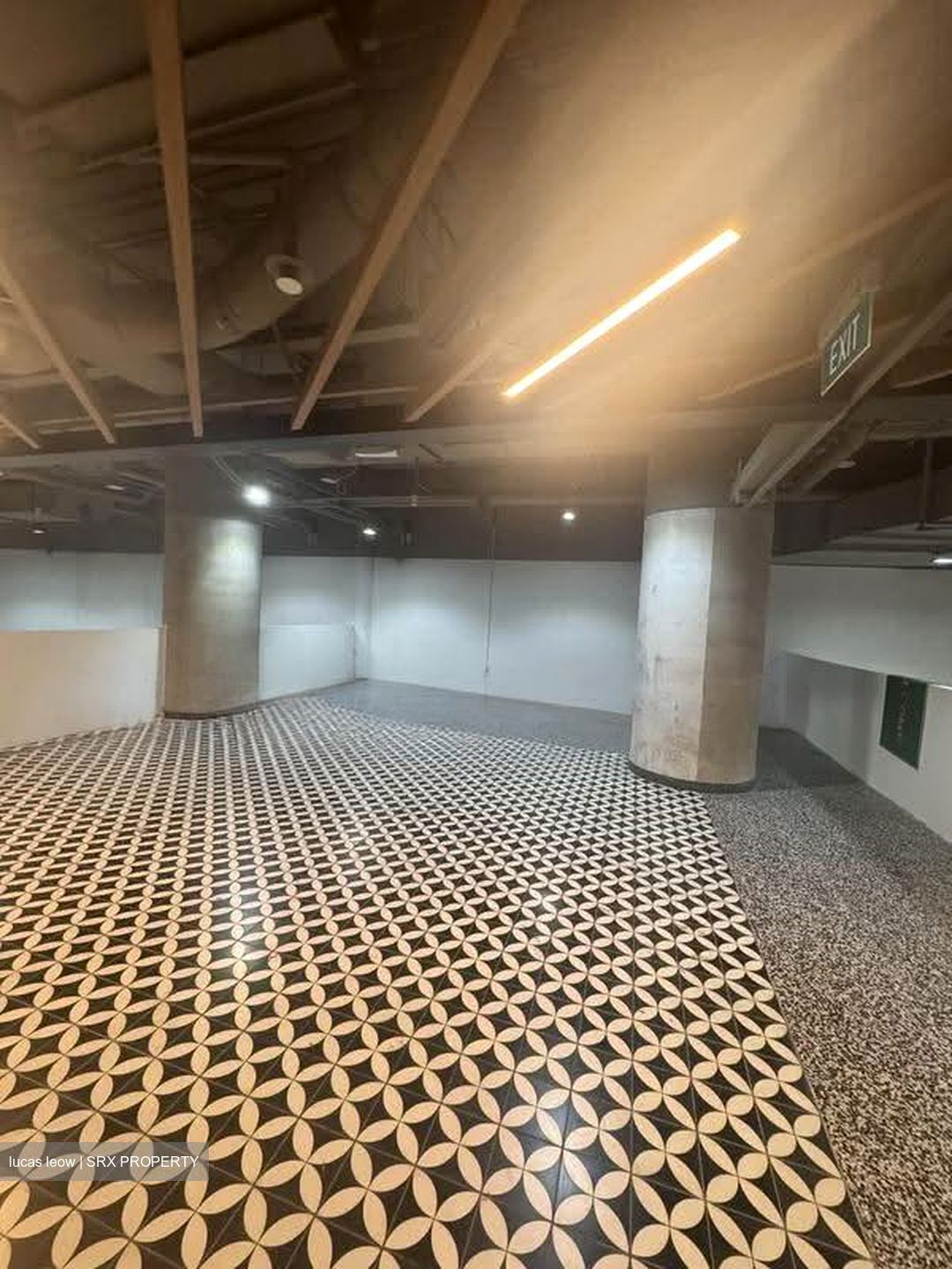 The Heeren (D9), Retail #634975751